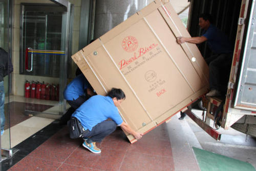 双牌钢琴贵重工艺品无忧运